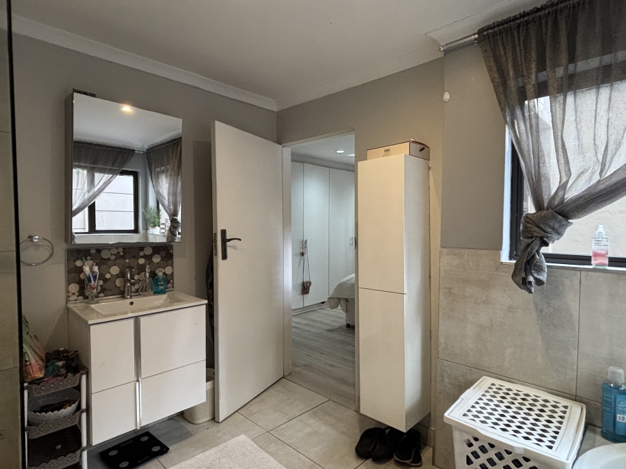 4 Bedroom Property for Sale in West Beach Western Cape